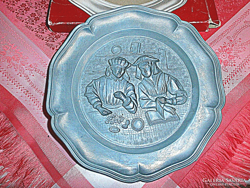 Wall tin decorative plate