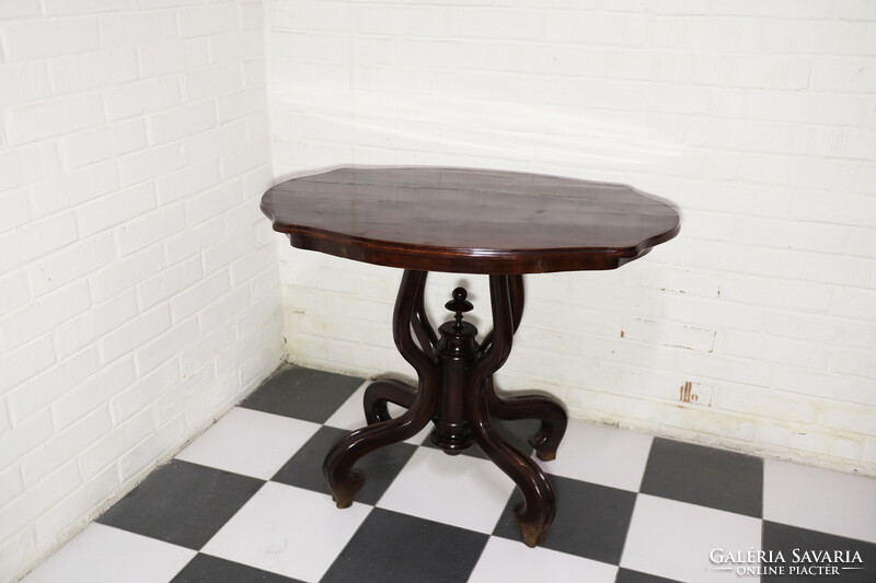 Neo-baroque salon set with spider table