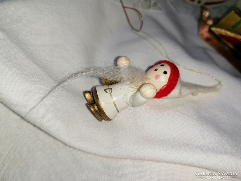 Old, wooden, hand-painted Christmas tree decorations (26.)