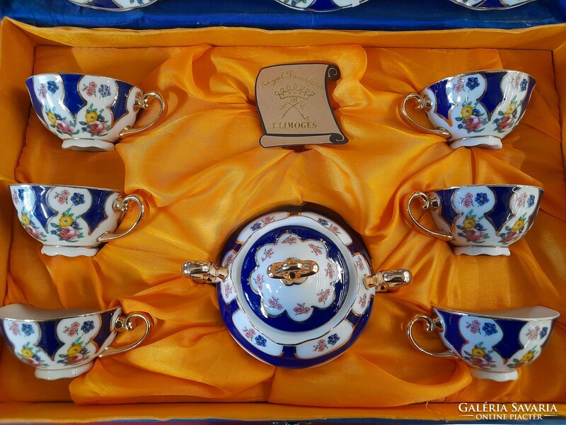 Exkluzív Francia Limoges Kézi Festésű,Aranyozott 6 Személyes Kávés-Teás Porcelán Csésze Készlet.