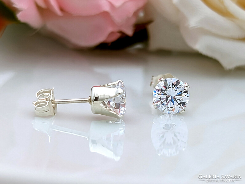 Earrings decorated with 4mm zirconia stones, 925 silver studs, jewelry in a gift box, diamond type