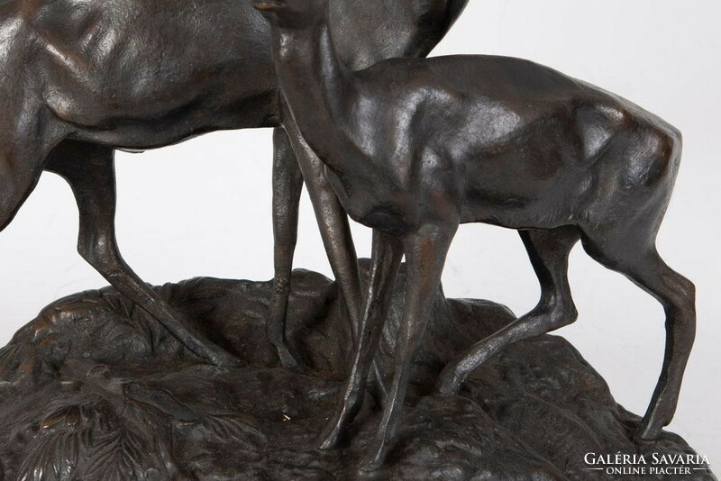 Bronze figure of roe deer and suta
