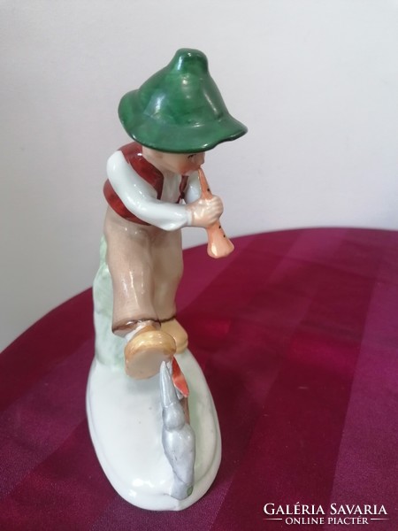 Régi német porcelán figura, furulyázó fiú