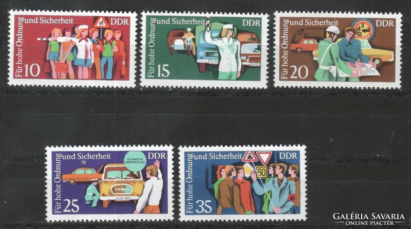 Postatiszta NDK 0412    Mi 2078-2082      3,80 Euró