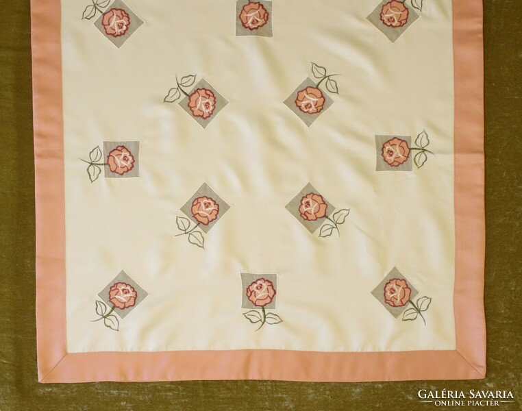 Elegant colored tablecloth 85x85cm