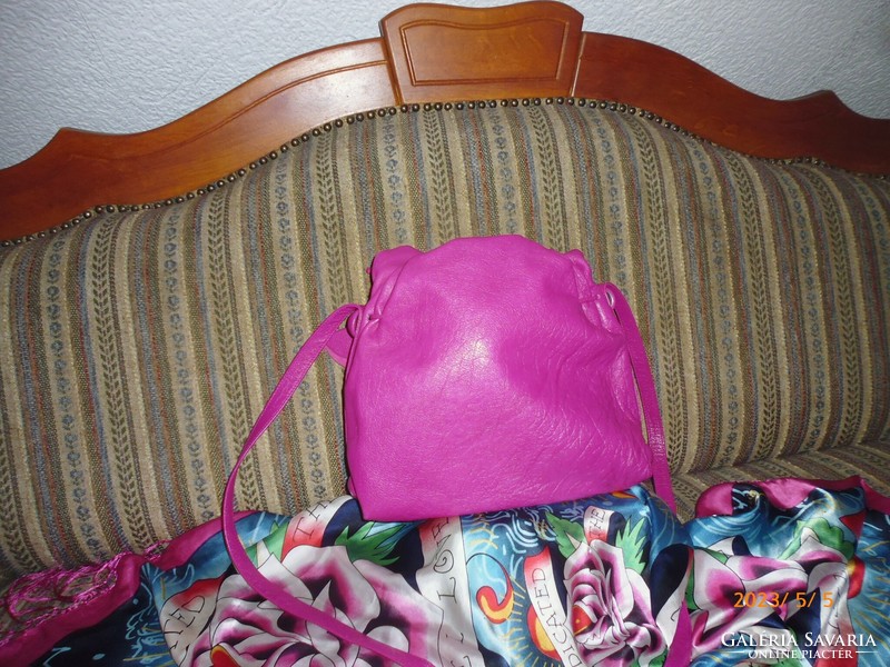CARLOS FALCHI  70 es évek ikonikus  valódi bőr táskája .