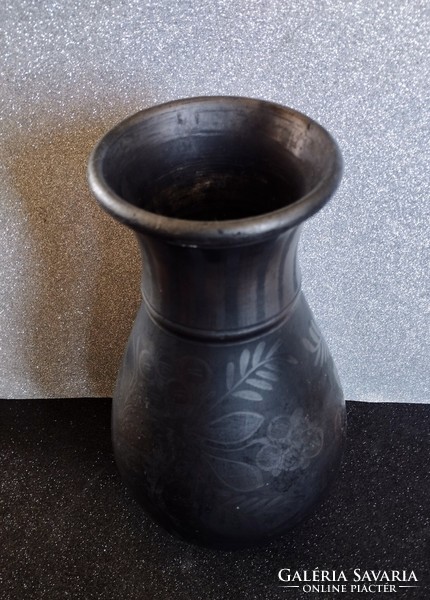 Vintage fekete cserép váza