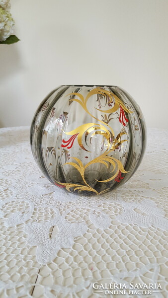 Csodaszép bordázott kézzel festett üveg gömb,váza
