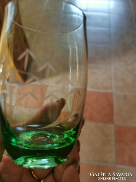 Set of 6 uranium-green wine glasses, flawless incised pattern