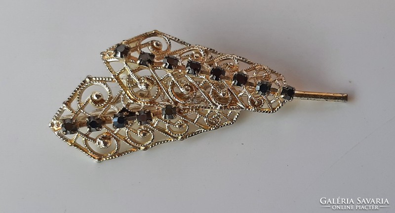Vintage silver-plated lace filigree brooch with black stones