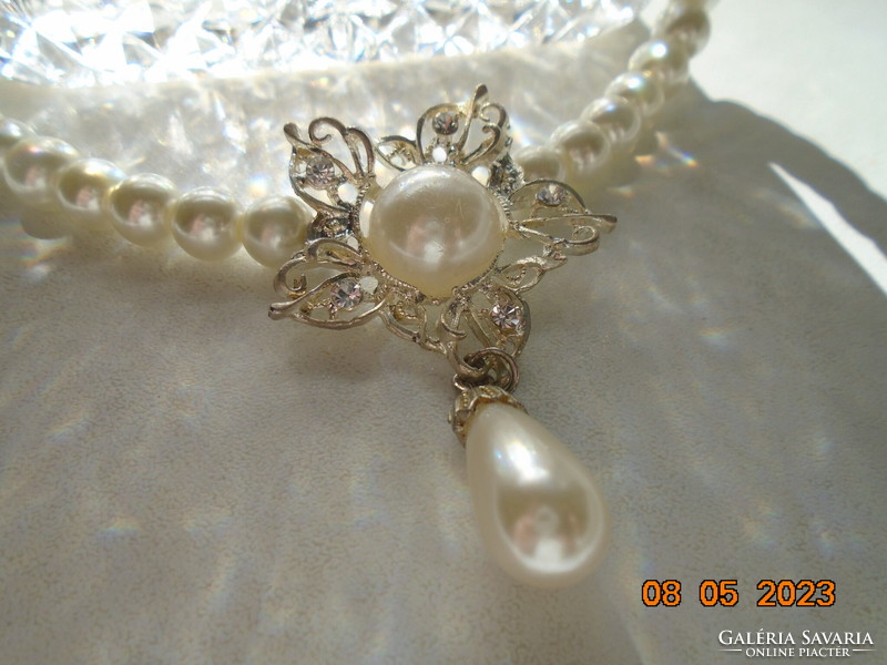 Silver-plated large openwork, stone, pearl flower-shaped pendant, white pearl necklaces