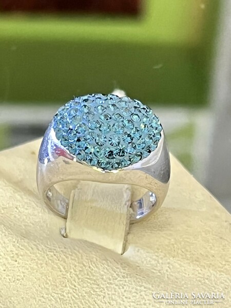 Dazzling silver ring