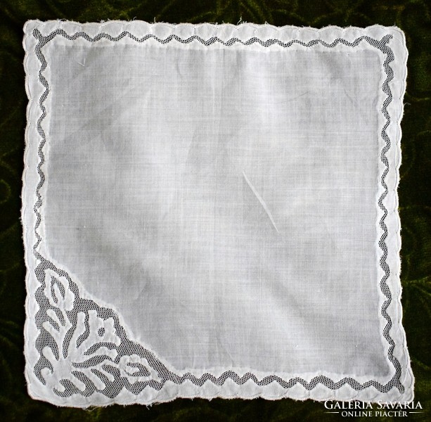 Buzsáki tüll rátétes régi díszzsebkendő , tálcakendő 20,5 x 20,5 cm buzsáki minta