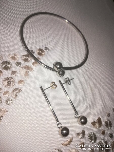 Steel earrings and bracelet