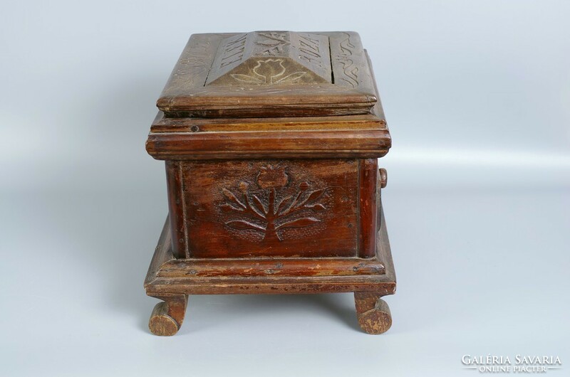 Old carved wooden leaf chest, jewelry holder.