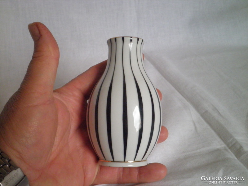 Hollóházi porcelán Koczor Sándor csíkos kis váza
