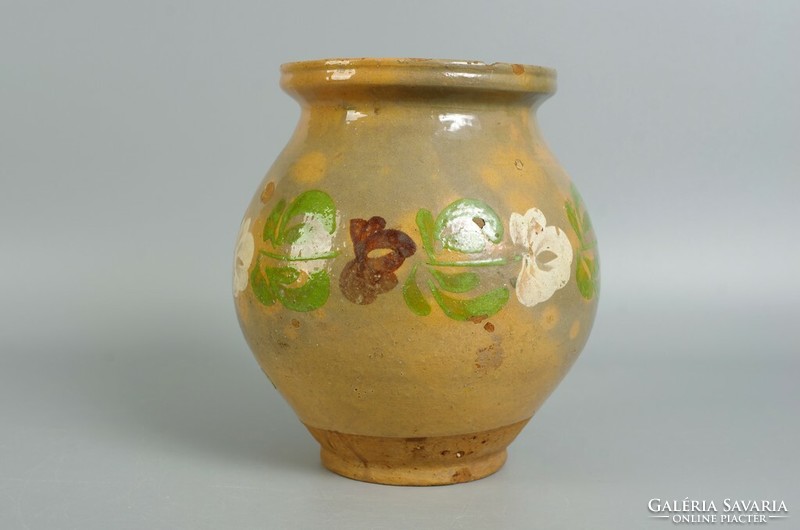 Folk pottery with flowers