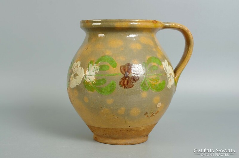 Folk pottery with flowers