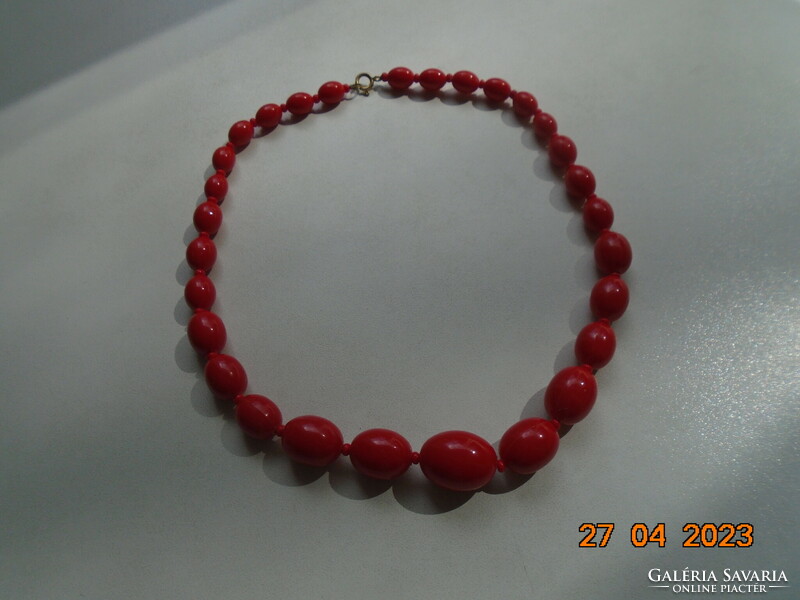Cherry red graduated size pearls and small intermediate pearls necklace with blue gold plated clasp
