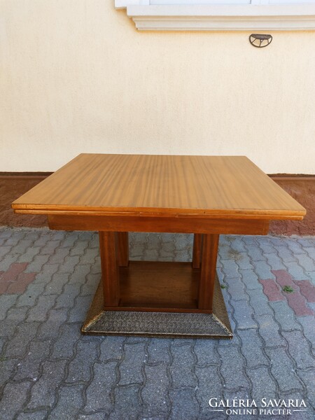 Very beautiful, period antique art deco openable 8-seater mahogany dining table with copper base