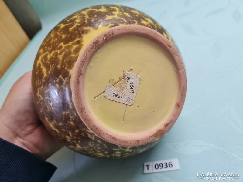 T0936 lake head ceramic vase 13 cm
