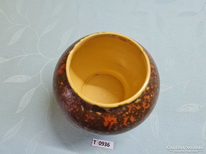 T0936 lake head ceramic vase 13 cm