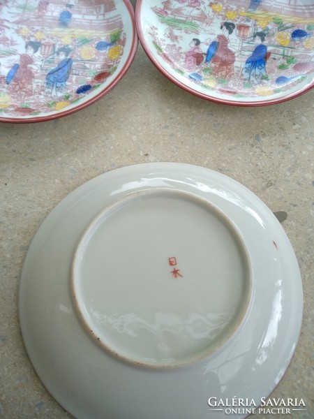 Porcelán sütis tányérok, japán