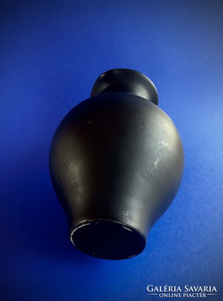 Náududvari black ceramic jug spout