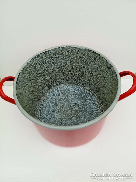 Red enamel pot approx. 8L
