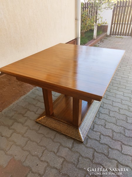 Very beautiful, period antique art deco openable 8-seater mahogany dining table with copper base