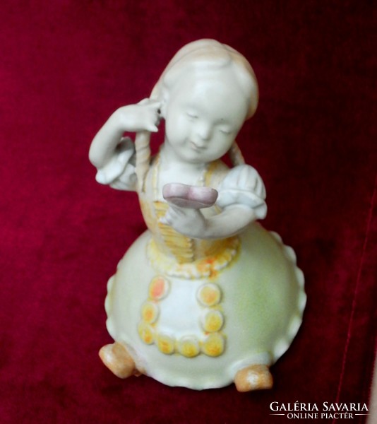 Jenő Eshenbach beautifying little girl ceramic