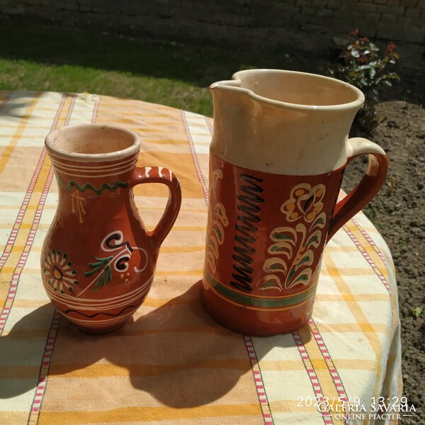 2 ceramic jugs for sale!