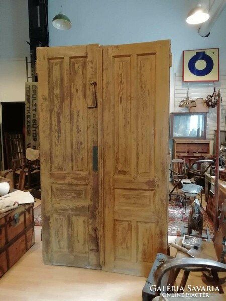 Large shop doors, solid pine patinated doors, 100-year-old solid doors treated in pairs