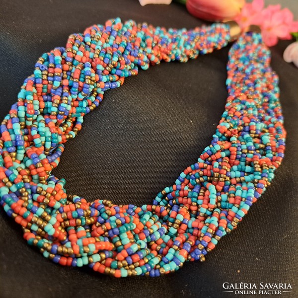 String of glass beads. 45 Cm