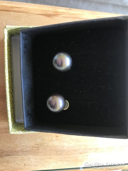 New, Tahitian pearl earrings with 18 carat gold setting