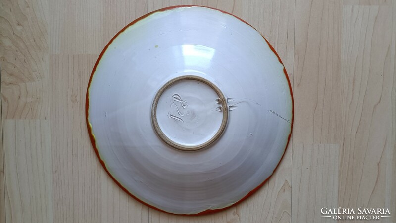 Ceramic bowl with a retro geometric pattern