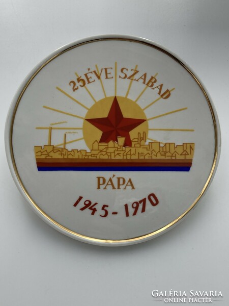 Papa free for 25 years, socialist porcelain plaque from Holloház from 1970