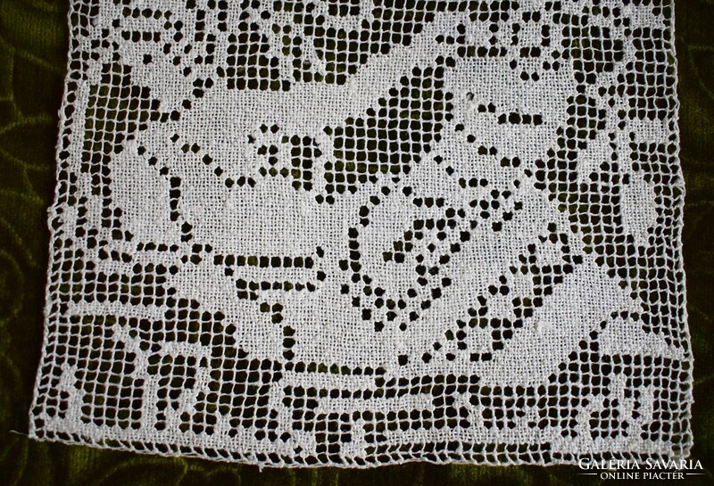Lace figure, flower pattern tablecloth, decorative pillow, picture insert 22 x 21.5 cm filet