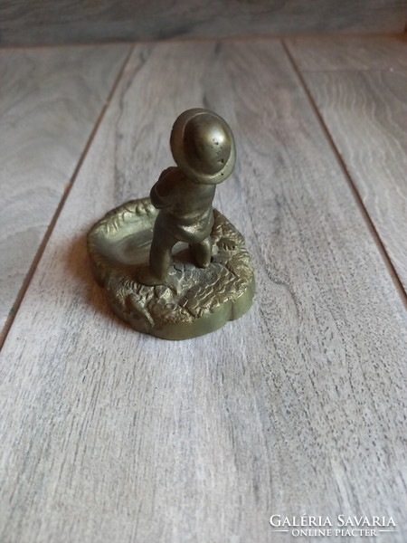 Sumptuous old copper ring holder bowl with peeing boy statue i. (8.3X6.5x7.8 cm)