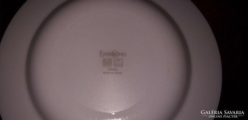 Harmony Spanish glass white deep plate 24 cm.