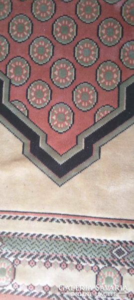 Különleges, art deco-ra emlékeztető mintájú, pasztell árnyalatú, retro műselyem szőnyeg