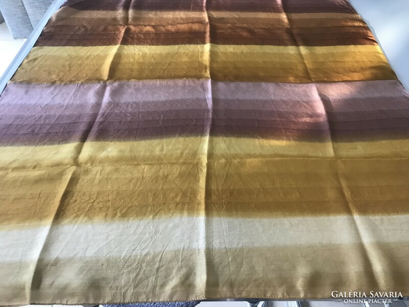 Selyemkendő színátmenetekkel, 87 x 80 cm