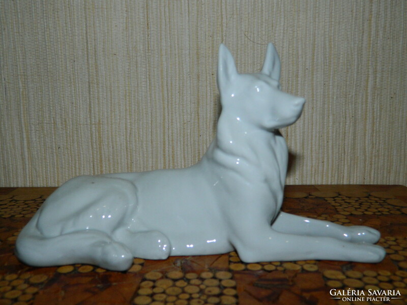 Kőbánya porcelain factory white German shepherd dog