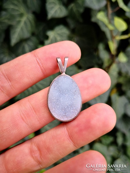 Silver pendant with chalcedony stone