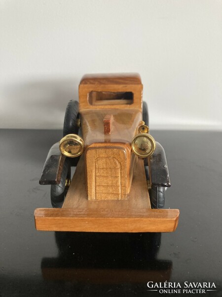 Wooden veteran / oldtimer model car