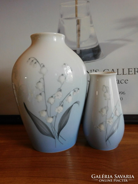 Bing&grondahl Danish porcelain vase family with pearl flowers