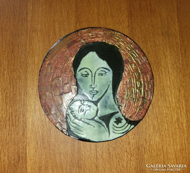Modern, intimate icon-like representation of Mary and Jesus on a metal sheet