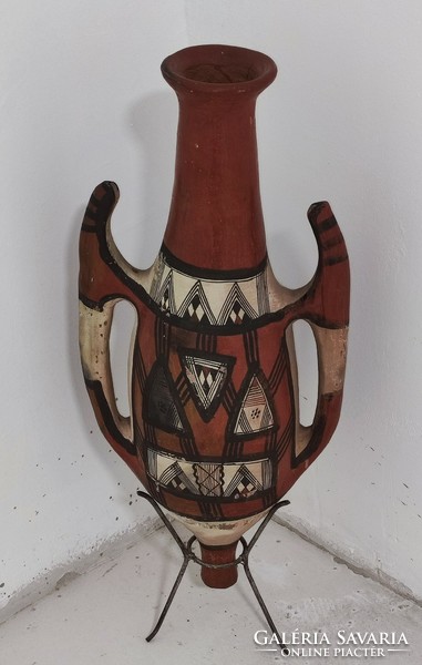 Berber amfóra alakú váza korsó