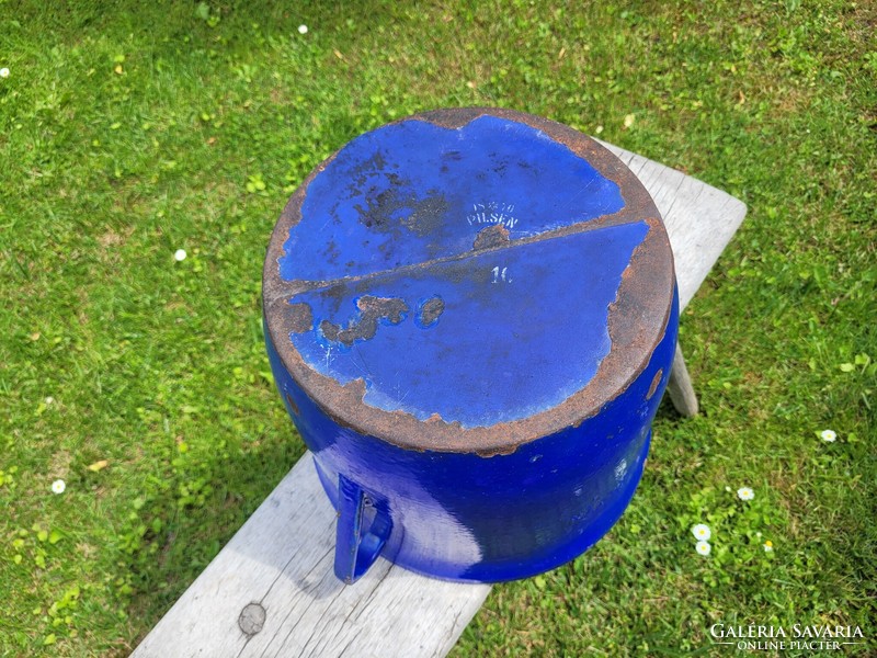 Régi antik nagy méretű 10 L kék zománcos Pilsen öntöttvas vas fazék lábas füles edény