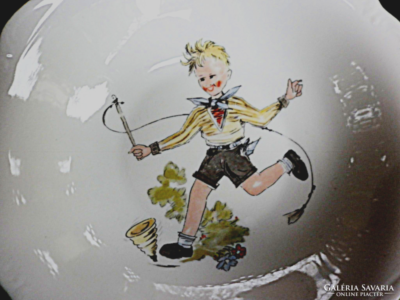 Retro small drum boy story plate, soup plate